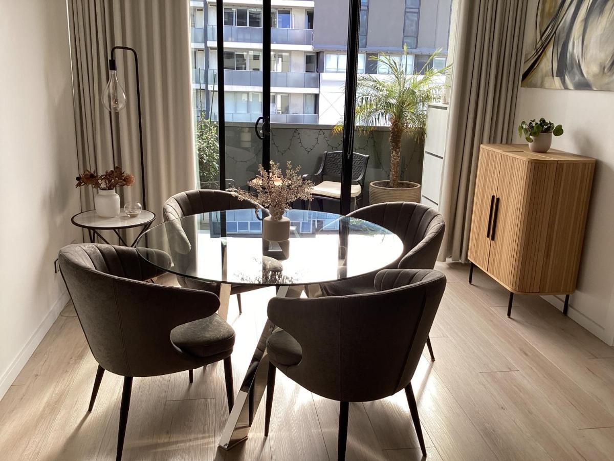 In The Heart Of Port Melbourne Apartment Exterior photo
